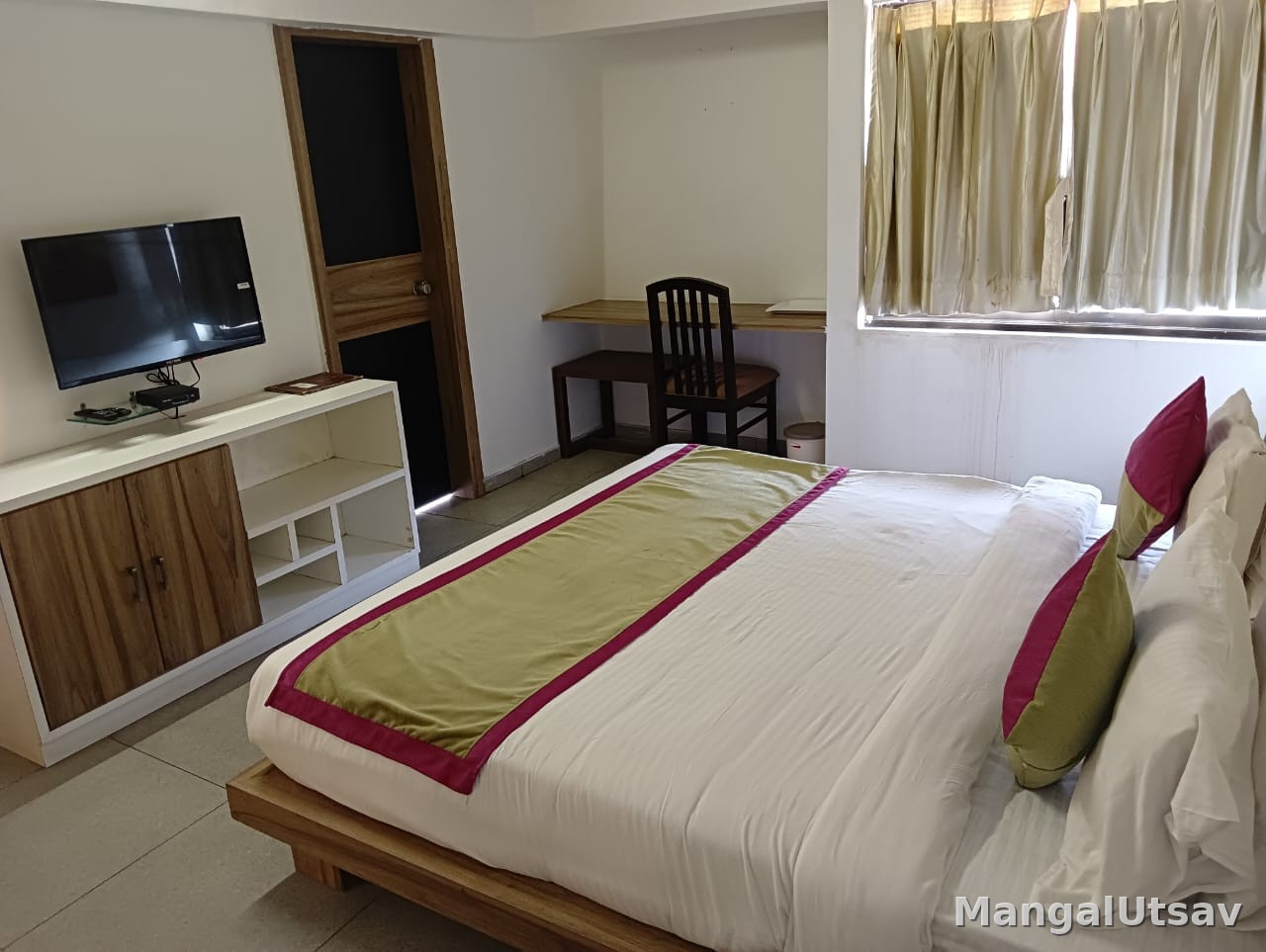The Royal Caste Resort photo 3